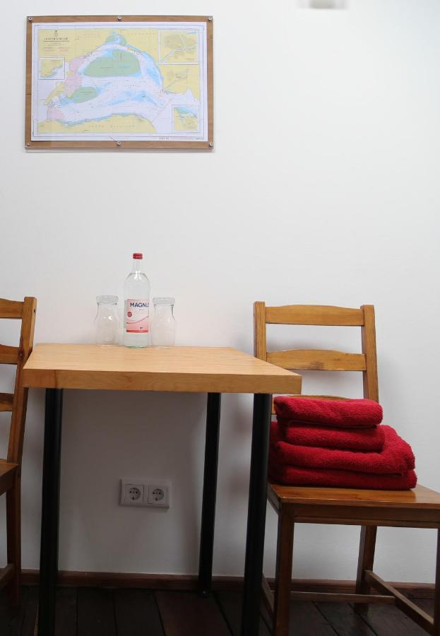 המבורג Schiffshotel "Schlafen Im Hafen" מראה חיצוני תמונה