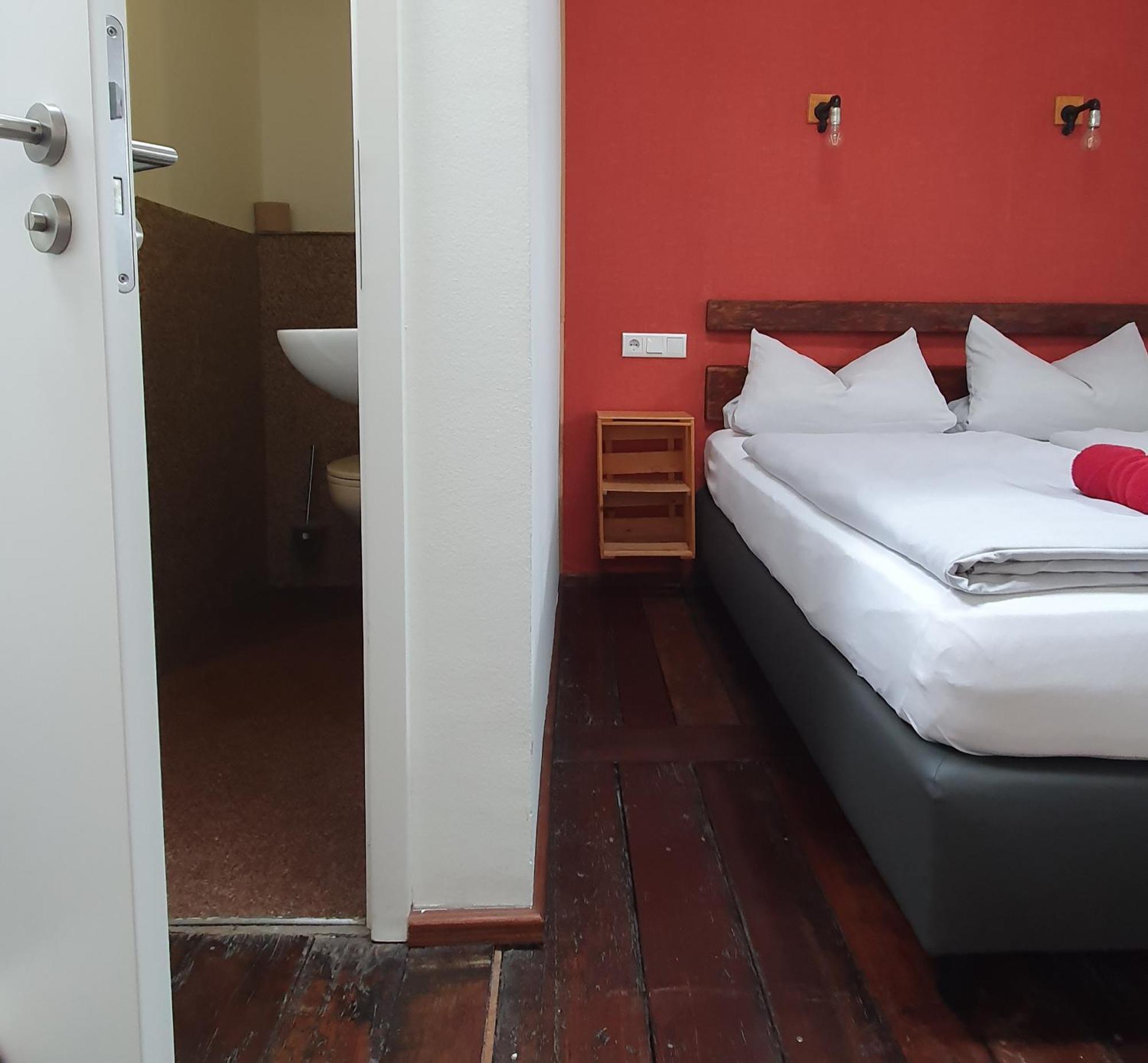 המבורג Schiffshotel "Schlafen Im Hafen" מראה חיצוני תמונה